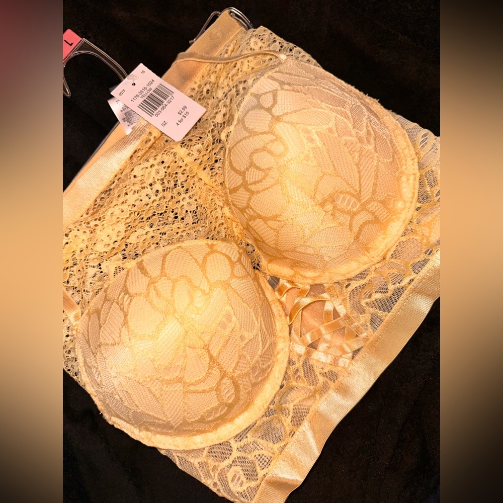 Bra and panty set (sexy)